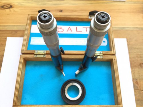 Два внутренних микрометра 5-30 мм, 25-50 мм и установочное кольцо 25 мм