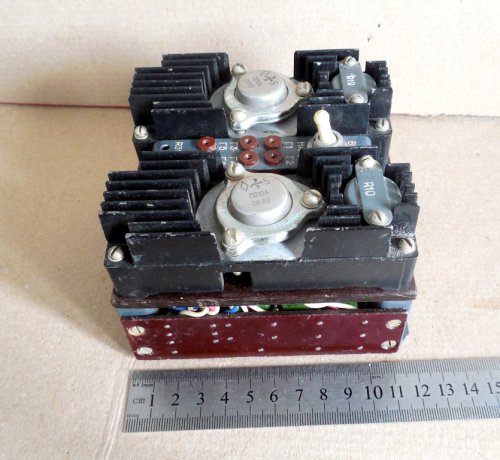 Блок (СССР)  с радиолэлементами под разборку (резисторы ПП3-43, транзисторы, термисторы, конденсаторы и пр.)