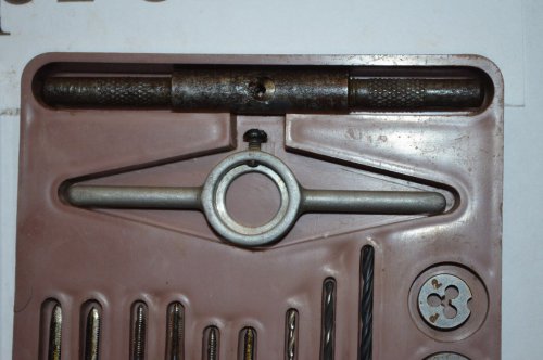 Слесарный набор для нарезания резьб М2;М2,5;М3(СССР)