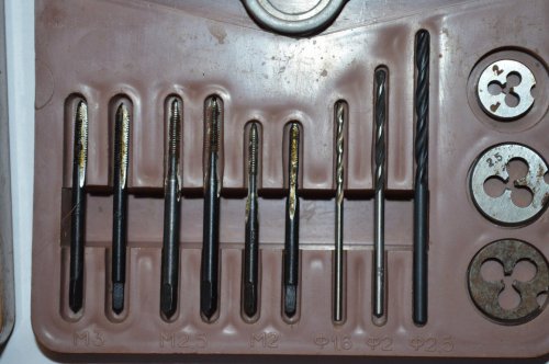 Слесарный набор для нарезания резьб М2;М2,5;М3(СССР)