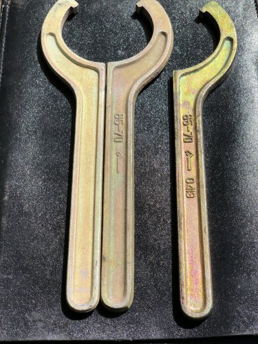 Ключ для круглых шлицевых гаек 65-70
