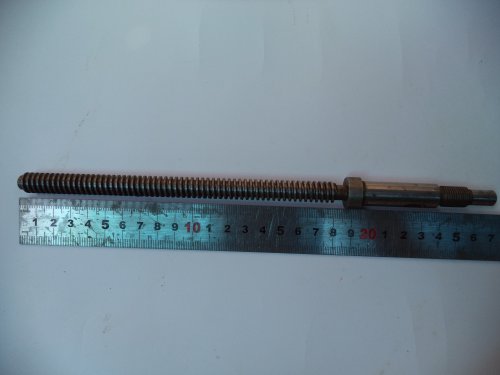 Винт трапециидальный ф12 х 3 мм