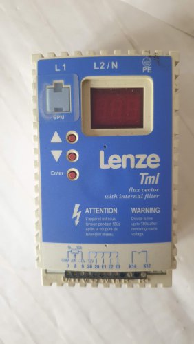 Частотний претворювач  Lenze 0.75квт 220В