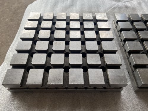 УСП 8 (7081-0303) плита квадратна 180х180х30