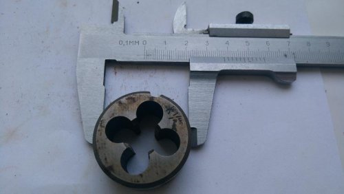 Плашка К1/4 зовнішній діаметр 38 мм, товщина 18 мм.