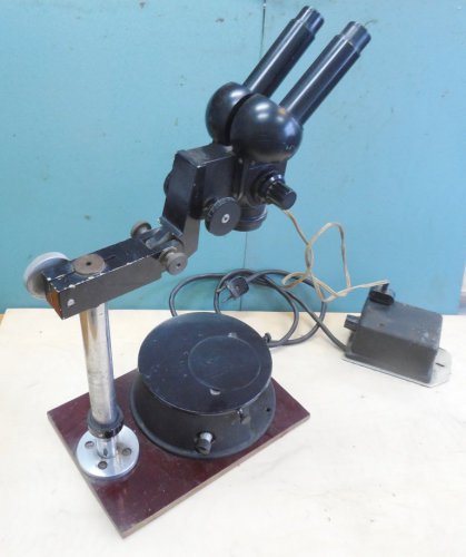 Мікроскоп МБС-1, модернізований для дослідженя об'єктів великих розмірів