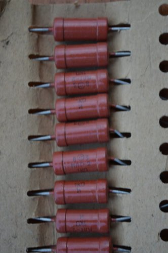Резистори МЛТ-2(в основному) різних номіналів(СРСР)