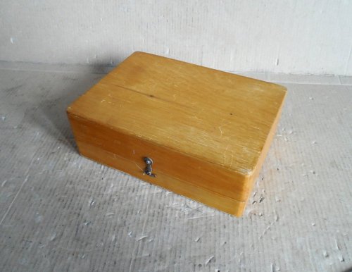 Дерев'яна шкатулка (коробка) для цінних речей та невеликого інструменту