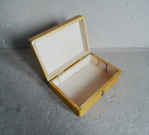 Дерев'яна шкатулка (коробка) для цінних речей та невеликого інструменту